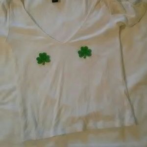 Clover tee